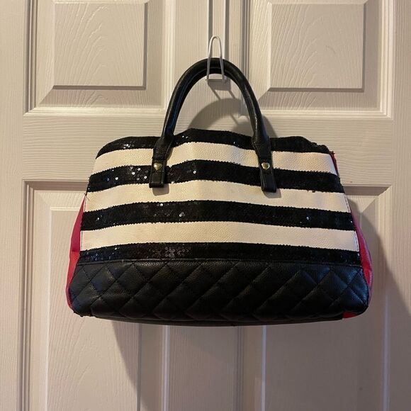 Betsey Johnson off white red and black sequins and quilted Medium satchel - Picture 2 of 16